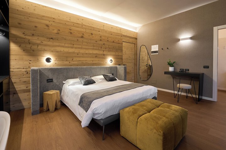 Room 16 of 73