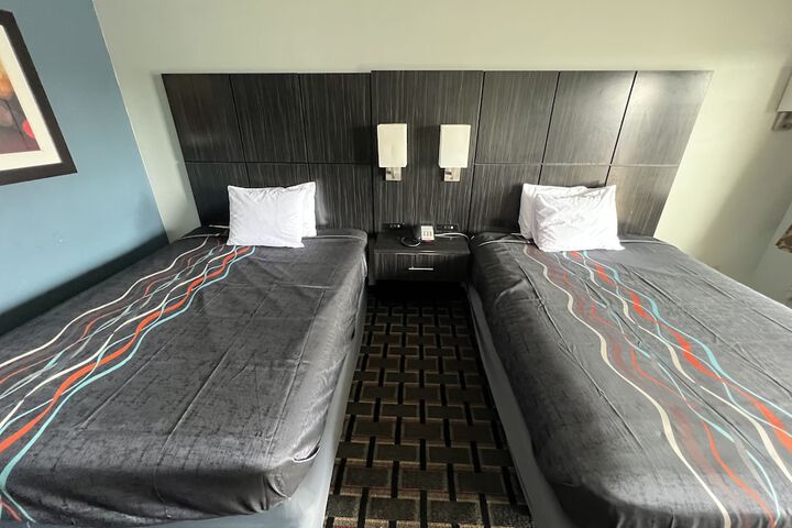 Room 10 of 41