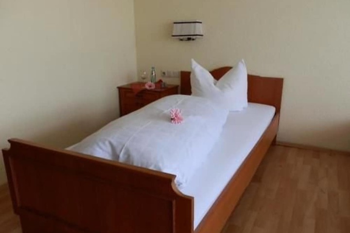 Room 7 of 22