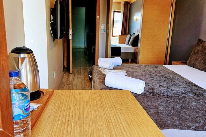 Room 46 of 204