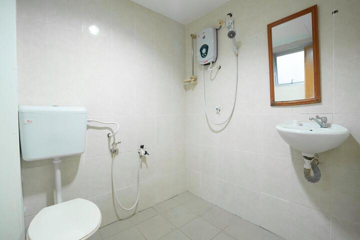 Room 12 of 34