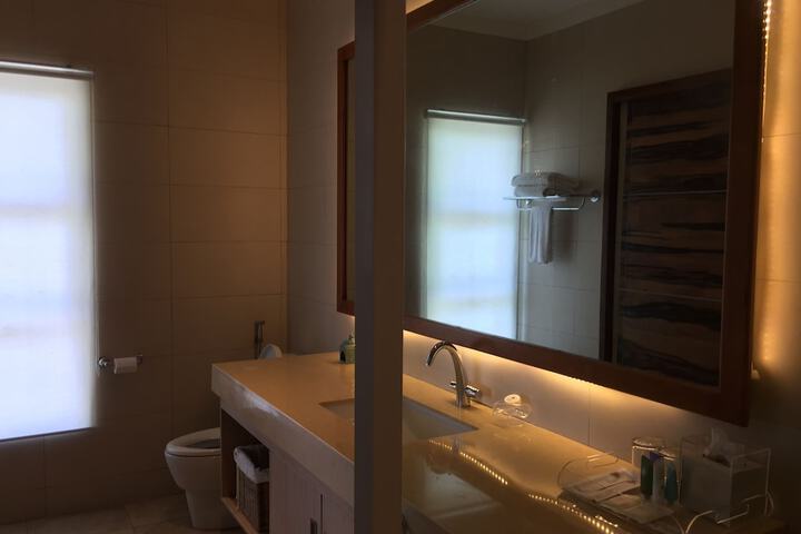 Room 32 of 58