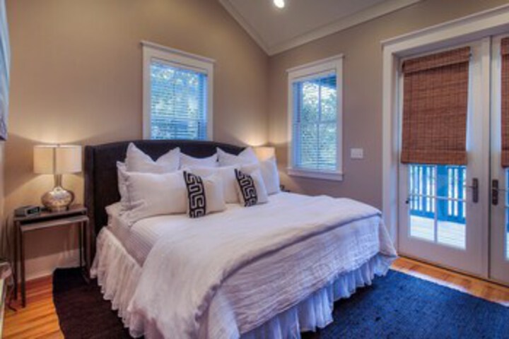 Room 25 of 29