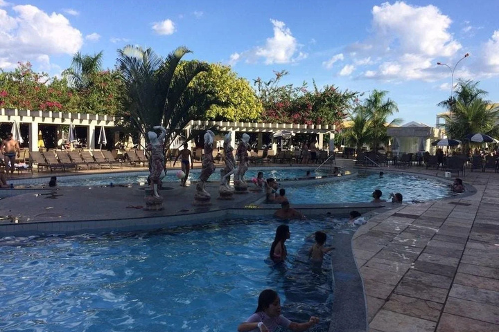 Pool 14 of 27