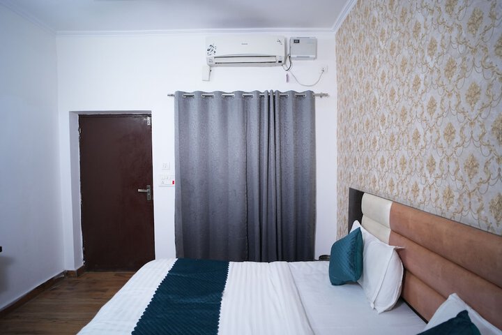 Room 35 of 43