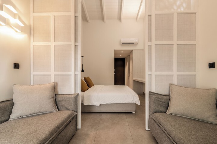 Room 5 of 14