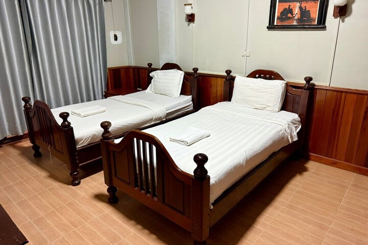Room 27 of 61