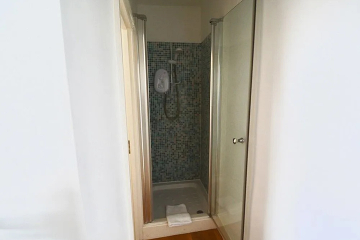 Room 16 of 20
