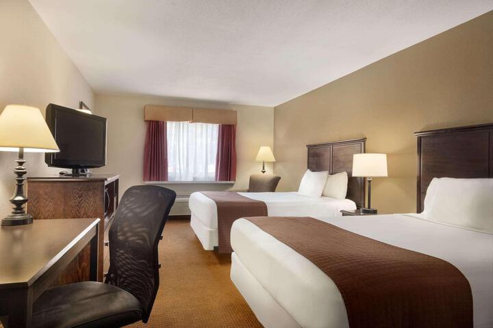 1 King Bed (5 of 7)