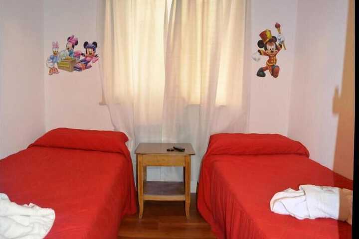 Room 8 of 33