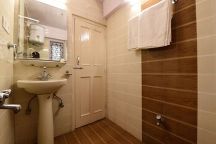 Room 4 of 24