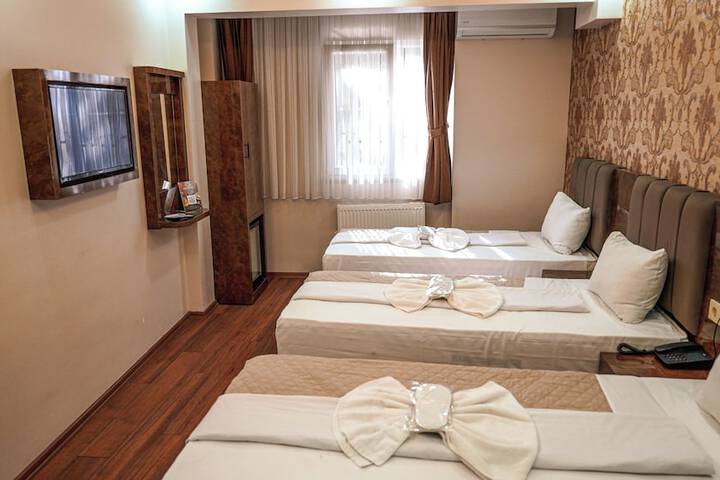 Room 6 of 31