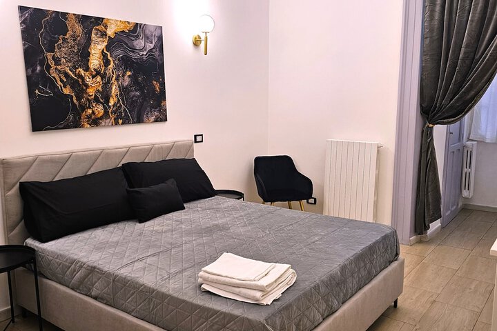 Room 8 of 16