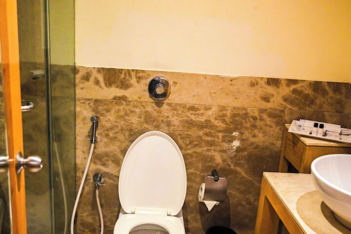 Room 54 of 76