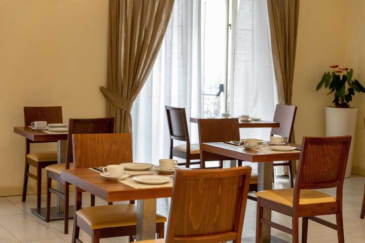 Breakfast/Coffee Service 90 of 136