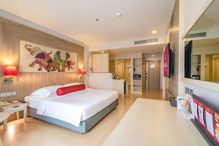 Room 57 of 220