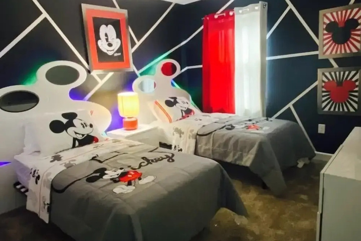 Room 2 of 27