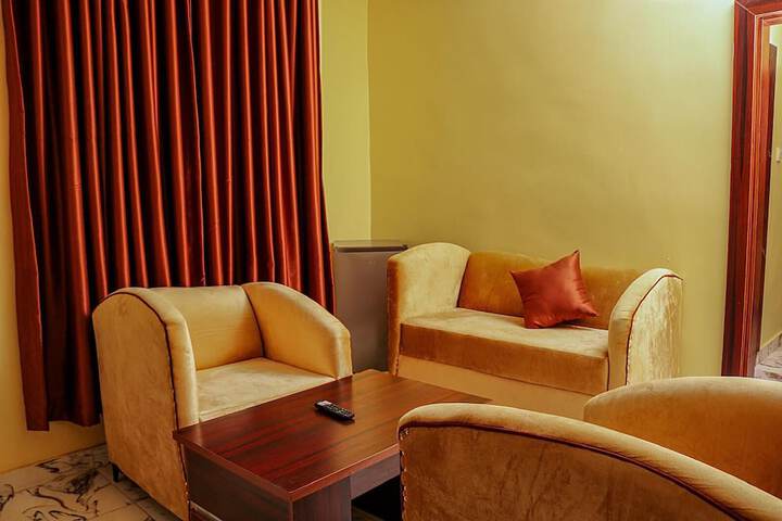 Room 3 of 7