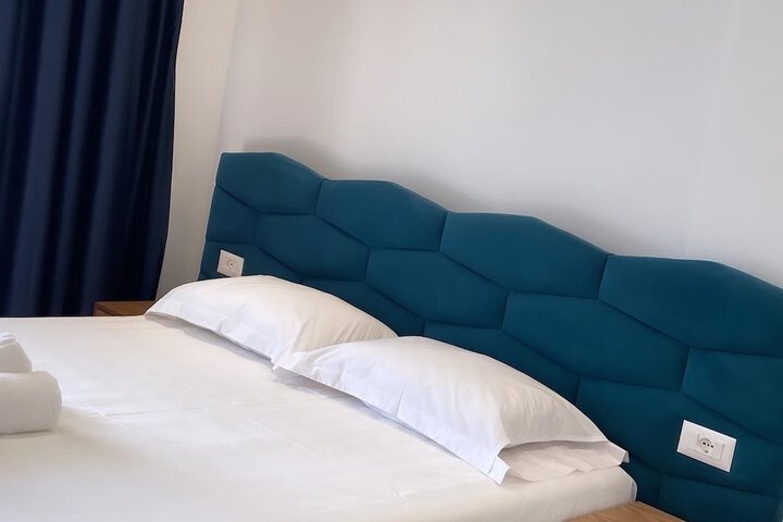 Room 2 of 15