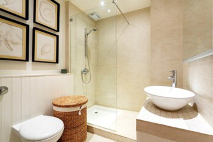 Room 3 of 16