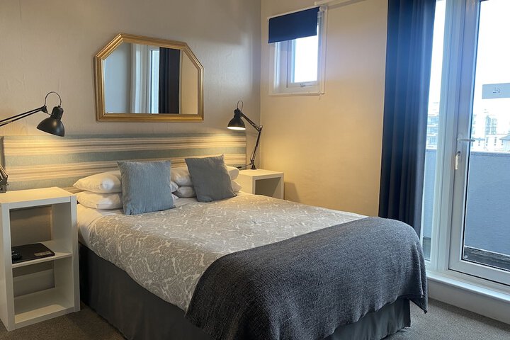 Room 11 of 90