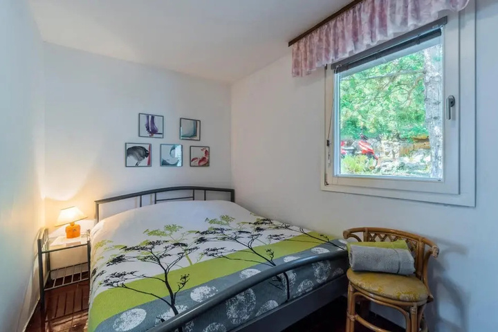 Room 2 of 13