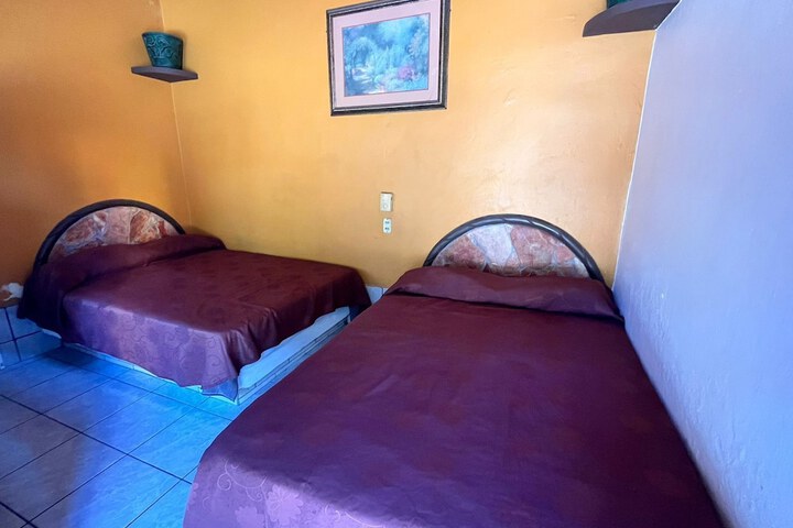 Room 4 of 27