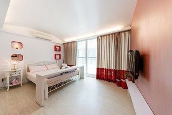 Room 5 of 28