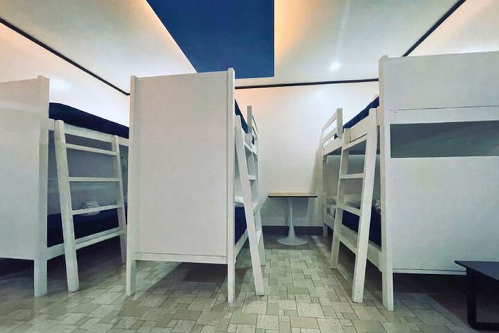 Room 20 of 188