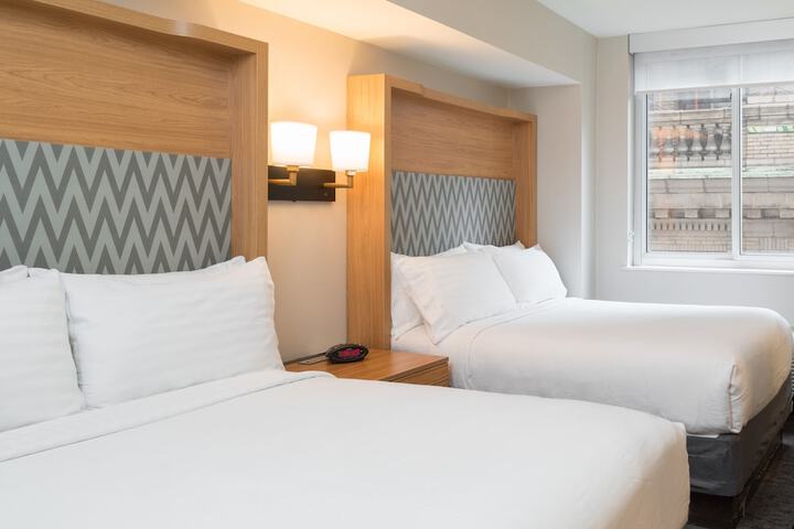 Standard Room, King or Two Doubles (7 of 10)
