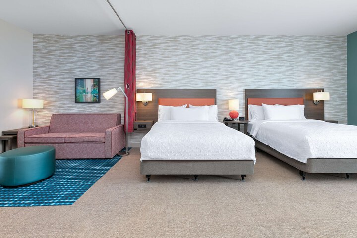 Room 12 of 34