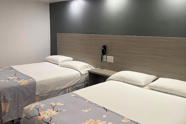Room 20 of 37