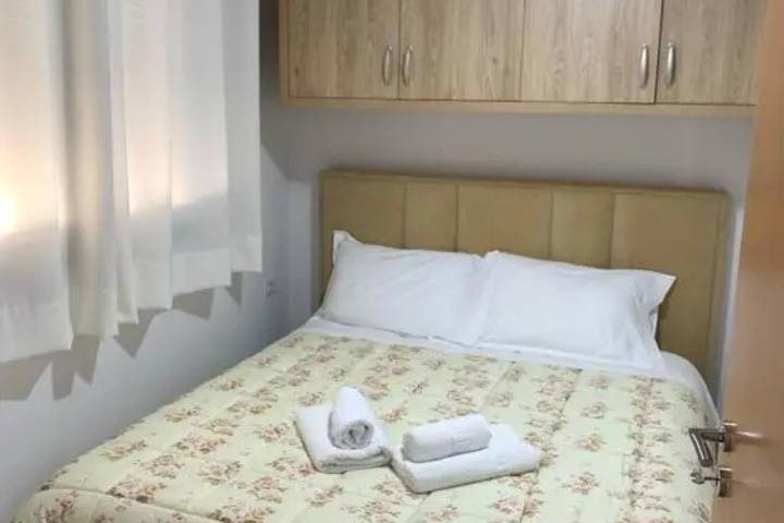 Room 5 of 6