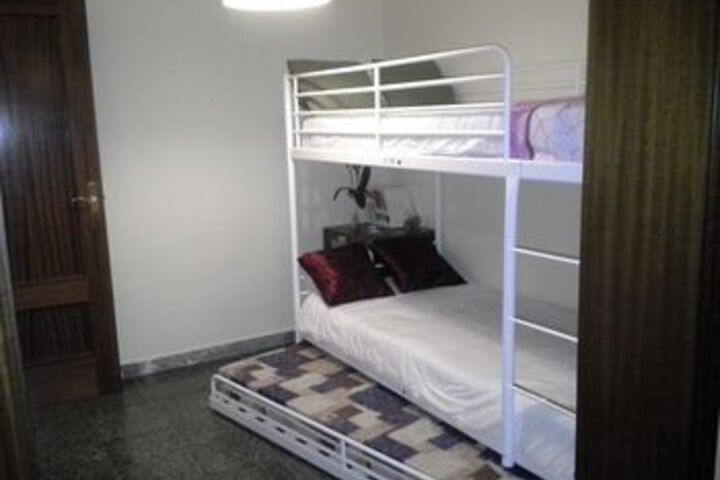Room 13 of 30