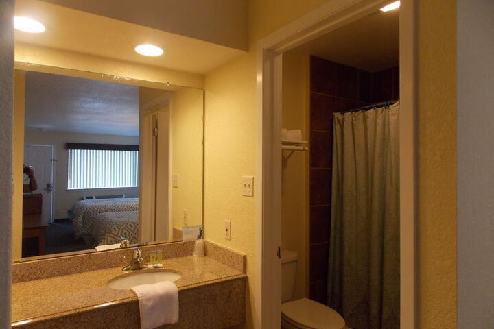 Room 70 of 128