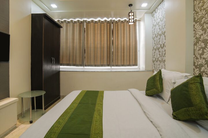 Room 8 of 24