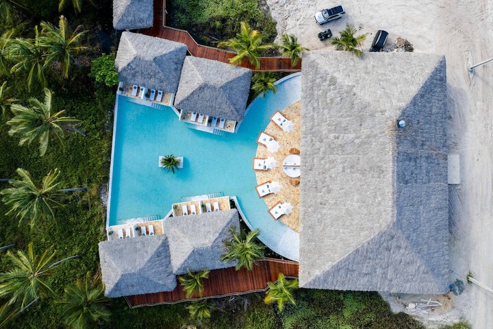 Exterior of MKNI Hotel - Makani Experience