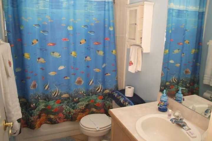 Room 15 of 37