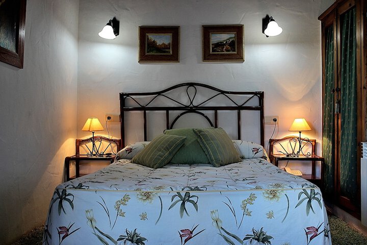 Room 4 of 27