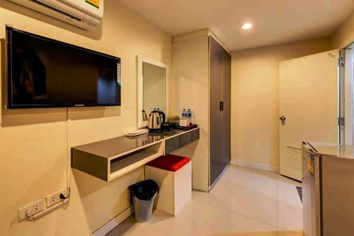 Room 18 of 30