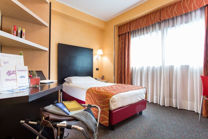 Room 26 of 81