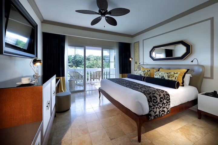 Room 11 of 223