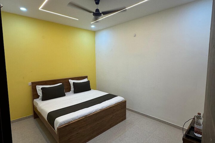 Room 7 of 10