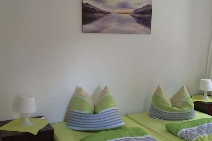 Room 12 of 32