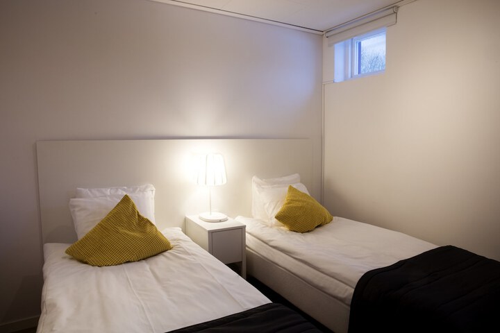 Room 12 of 74