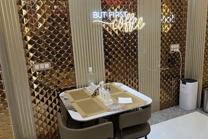 Dining 10 of 15