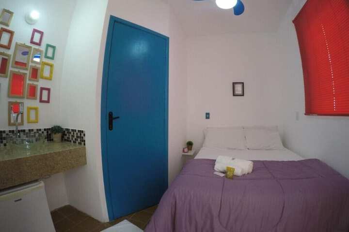 Room 10 of 32