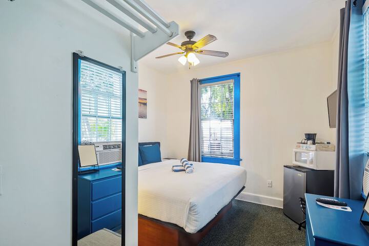 Room 17 of 62