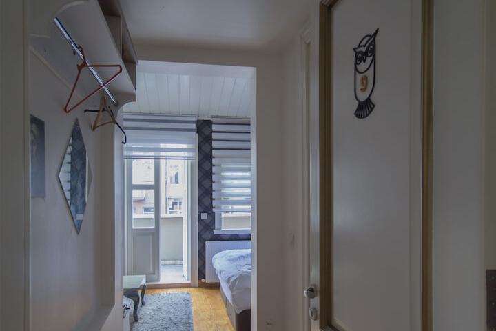 Room 47 of 99