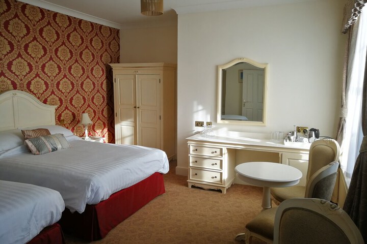 Room 45 of 132